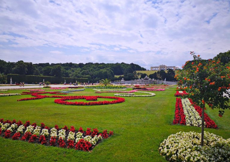 Read more about the article Neu im Programm: Schloss Schönbrunn mit Gärten, erstmals am 18.9.2020